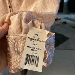 Beautiful blouse ,never worn ,size M